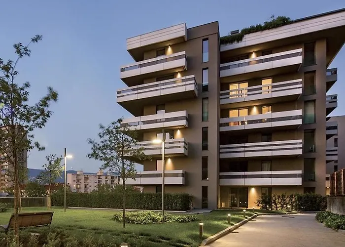 アパート & Sea In Oasis Private Parking トリエステ